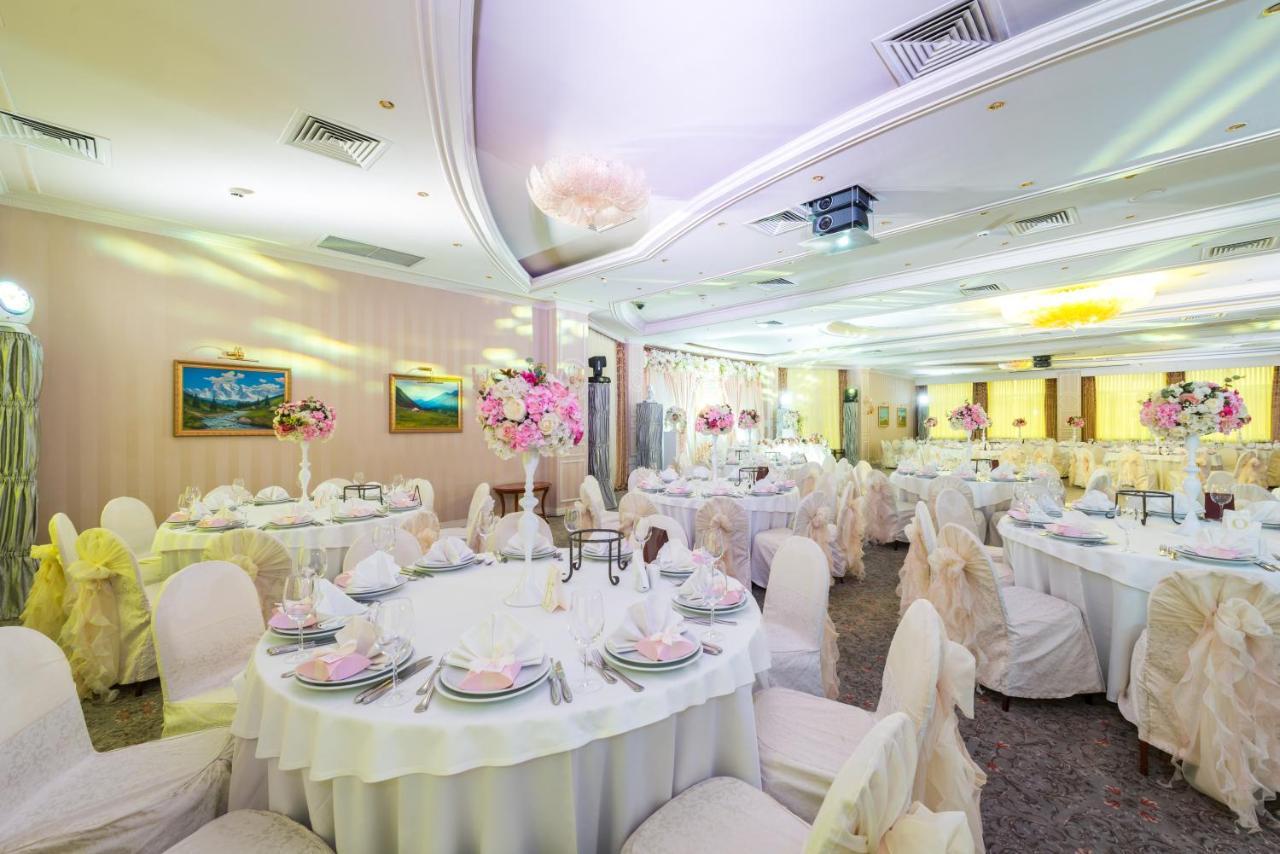 Grand Tien Shan Hotel Almaty Eksteriør billede
