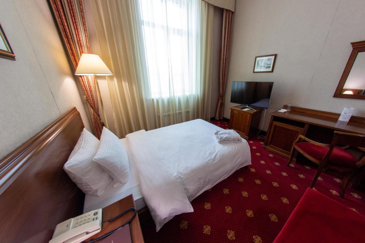Grand Tien Shan Hotel Almaty Eksteriør billede