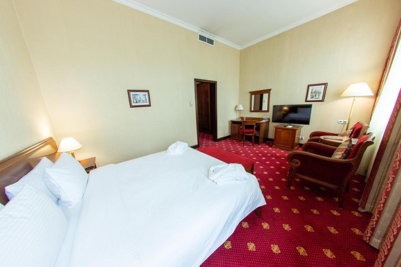 Grand Tien Shan Hotel Almaty Eksteriør billede