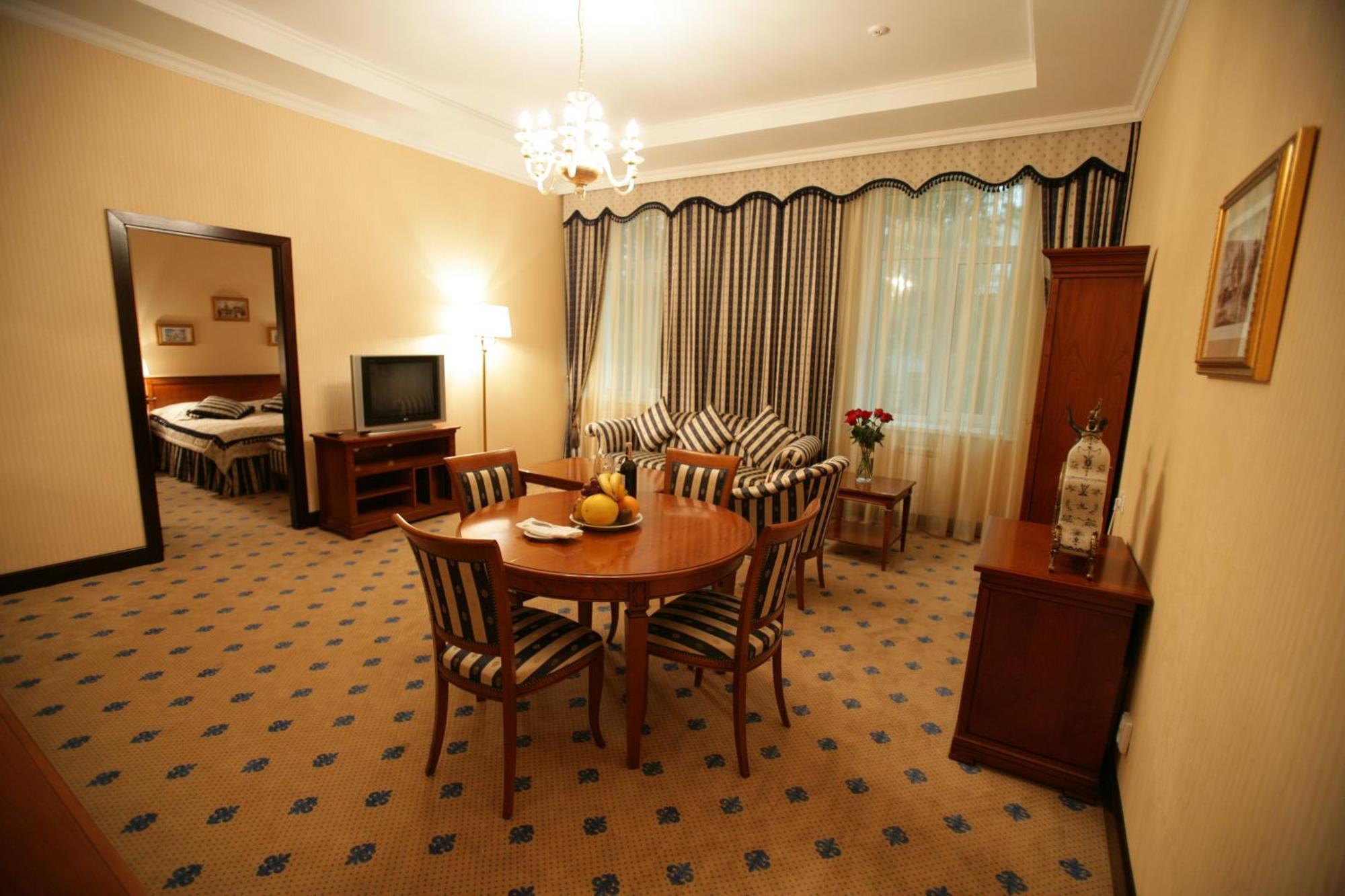 Grand Tien Shan Hotel Almaty Værelse billede