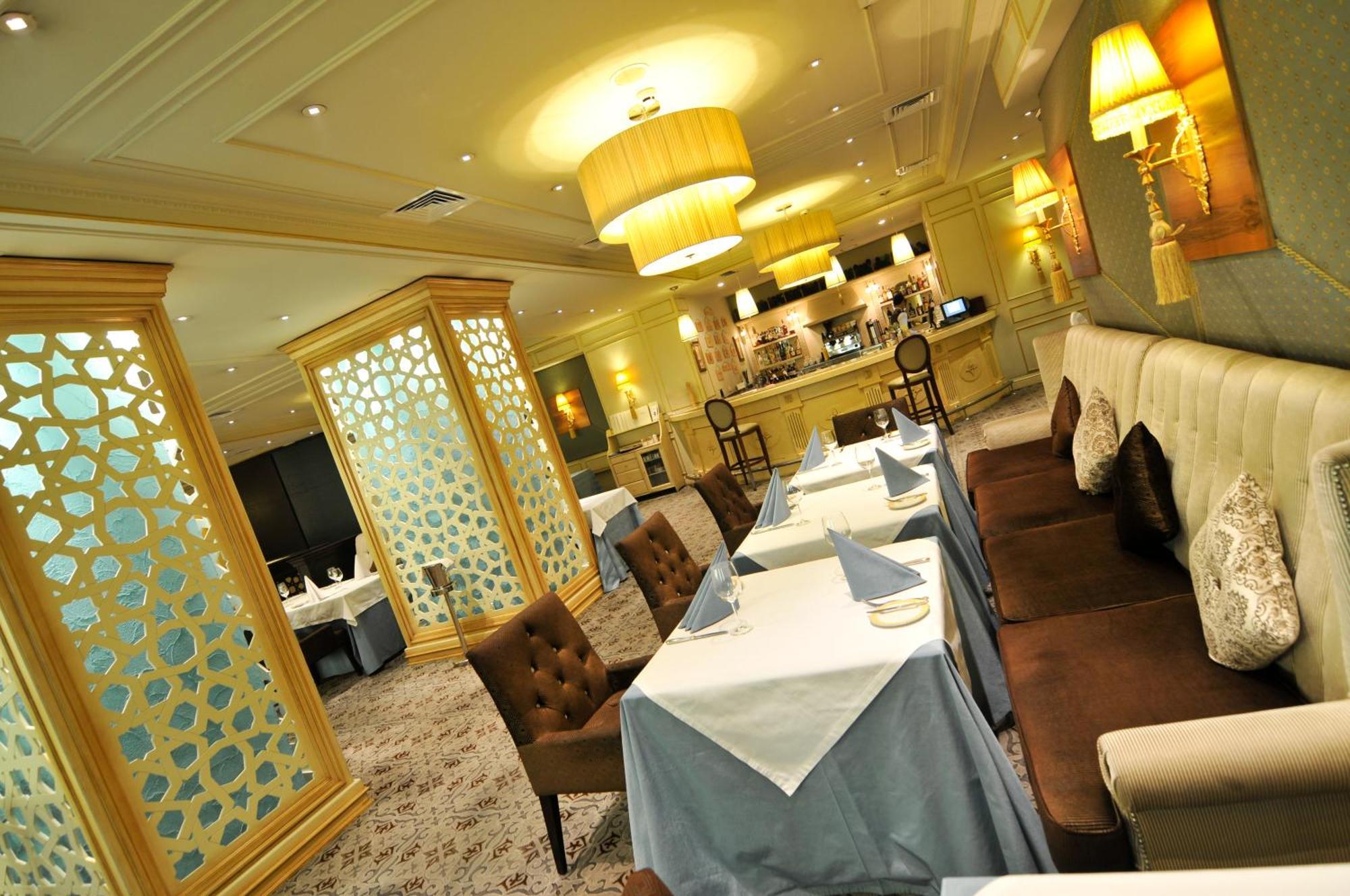 Grand Tien Shan Hotel Almaty Restaurant billede